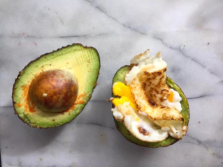 scrambled-avocado-egg-breakfast-brunch