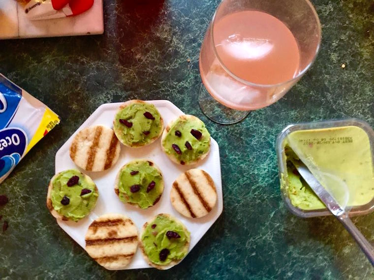 kontos-cranberry-guacamole-flatbread